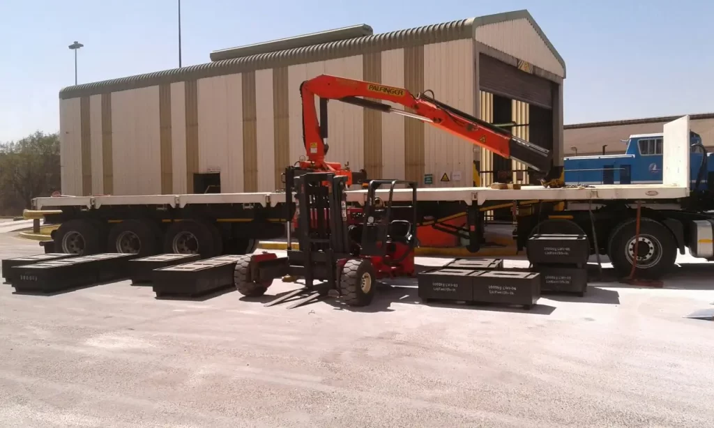 heavy duty scale with a crane in gauteng